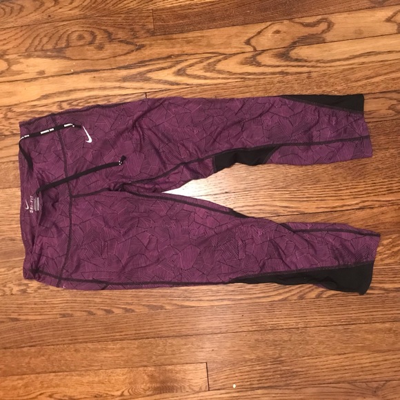 Nike Dri-fit capris - Picture 2 of 4